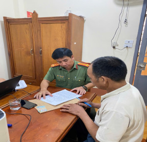 Công an xã Phước Sơn đấu tranh, làm việc với một trường hợp bình luận nội dung xấu độc trên không gian mạng