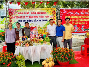 Hội thi gói bánh tét, bánh chưng phường Phước Tân