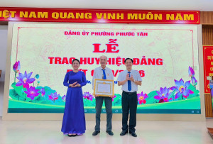 PHƯỜNG PHƯỚC TÂN TỔ CHỨC LỄ TRAO TẶNG HUY HIỆU ĐẢNG ĐỢT...