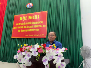 Hội nghị quán triệt các văn bản về bầu cử đại biểu Quốc hội khóa XVI và đại biểu HĐND các cấp, nhiệm kỳ 2026 2031; Trao huy hiệu Đảng đợt 07/11/2025