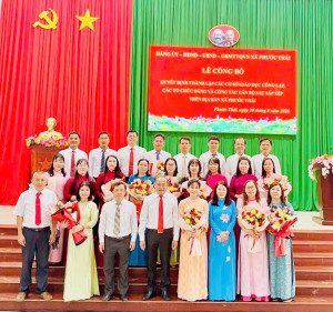 Trao QĐ thành lập cơ sở Đảng Trường học