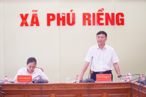UBND XÃ PHÚ RIỀNG: HỘI NGHỊ GIAO BAN VỚI CÁC TRƯỞNG THÔN TRÊN ĐỊA BÀN