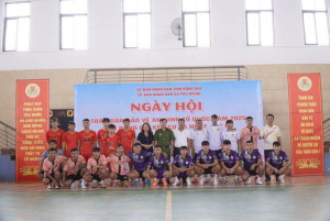 SÔI NỔI, HẤP DẪN GIẢI BÓNG ĐÁ GIAO LƯU TRANH CÚP TỨ HÙNG XÃ PHÚ RIỀNG CHÀO MỪNG NGÀY HỘI TOÀN DÂN BẢO VỆ AN NINH TỔ QUỐC NĂM 2025