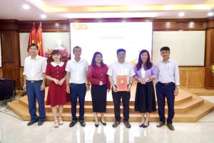 94 QUẦN CHÚNG ƯU TÚ CỦA 4 XÃ PHÚ RIỀNG, XÃ LONG HÀ, XÃ PHÚ TRUNG, XÃ BÌNH TÂN VÀ CÁC CƠ QUAN, ĐƠN VỊ ĐƯỢC BỒI DƯỠNG NHẬN THỨC VỀ ĐẢNG