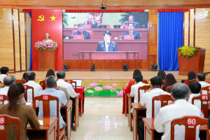 XÃ PHÚ RIỀNG XEM TRUYỀN HÌNH TRỰC TIẾP LỄ KHAI MẠC ĐẠI HỘI LẦN THỨ XIV CỦA ĐẢNG