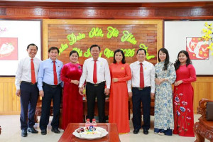 LÃNH ĐẠO CÔNG TY TNHH MTV CAO SU PHÚ RIỀNG CHÚC TẾT XÃ PHÚ RIỀNG