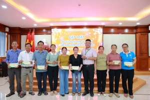Các tổ chức chính trị – xã hội xã Phú Riềng gặp mặt, chúc Tết các Tổ tiết kiệm và vay vốn