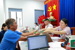 PHIÊN GIAO DỊCH CUỐI NĂM CỦA PHÒNG GIAO DỊCH NGÂN HÀNG CHÍNH SÁCH XÃ HỘI PHÚ RIỀNG TẠI XÃ PHÚ RIỀNG