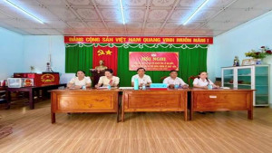 Các ứng cử viên đơn vị bầu cử 1 tiếp xúc cử tri thôn Phú Hoà