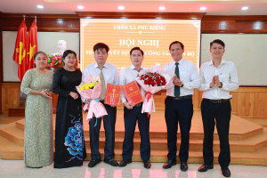 XÃ PHÚ RIỀNG CÔNG BỐ QUYẾT ĐỊNH VỀ CÔNG TÁC CÁN BỘ