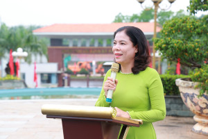 XÃ PHÚ RIỀNG CHÀO CỜ THÁNG 5: KHƠI DẬY KHÁT VỌNG, TRÁCH NHIỆM LÀ NGƯỜI CÁN BỘ THÀNH PHỐ