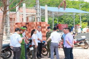 XÃ PHÚ RIỀNG RA QUÂN XỬ LÝ VI PHẠM TRẬT TỰ XÂY DỰNG VÀ HÀNH LANG AN TOÀN GIAO THÔNG
