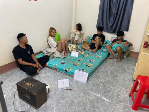 Công an xã Phú Riềng bắt quả tang nhóm thanh niên tụ tập sử dụng trái phép chất ma túy
