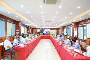 XÃ PHÚ RIỀNG XIN Ý KIẾN NGUYÊN LÃNH ĐẠO, ĐẢNG VIÊN CAO TUỔI ĐẢNG VÀ NGƯỜI CÓ UY TÍN VỀ ĐỀ ÁN SẮP XẾP THÔN