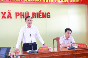 UBND XÃ PHÚ RIỀNG TRIỂN KHAI KẾ HOẠCH LẤY Ý KIẾN CỬ TRI VỀ SẮP XẾP THÔN