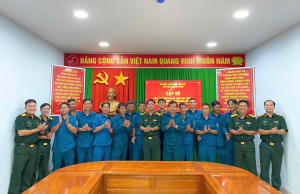BAN CHQS XÃ PHÚ RIỀNG GẶP MẶT ĐỘI NGŨ THÔN ĐỘI TRƯỞNG