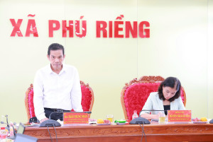 Chủ nhiệm Ủy ban Kiểm tra Thành ủy Trần Trung Nhân làm việc với Ban Thường vụ Đảng ủy xã Phú Riềng