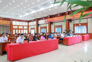 XÃ PHÚ RIỀNG THAM DỰ HỘI NGHỊ TRỰC TUYẾN TOÀN QUỐC SƠ KẾT 1 NĂM VẬN HÀNH MÔ HÌNH TỔ CHỨC TỔNG THỂ CỦA HỆ THỐNG CHÍNH TRỊ VÀ MÔ HÌNH CHÍNH QUYỀN 3 CẤP