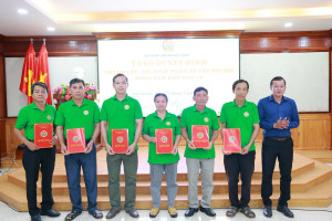 CÔNG BỐ QUYẾT ĐỊNH THÀNH LẬP CÁC CHI ĐOÀN, CHI HỘI Ở KHU DÂN CƯ VÀ TRI ÂN CÁN BỘ ĐOÀN, HỘI