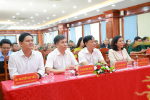 HỘI CCB THÀNH PHỐ HỌP MẶT VÀ TẶNG QUÀ THƯƠNG BINH, BỆNH BINH TIÊU BIỂU NHÂN NGÀY 27/7