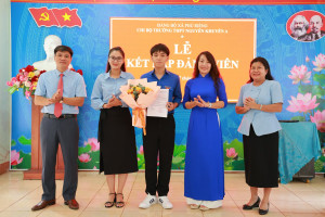 HỌC SINH ƯU TÚ NGUYỄN VIỆT ANH VINH DỰ ĐƯỢC KẾT NẠP ĐẢNG Ở...