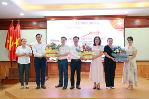 PHÚ RIỀNG GẶP MẶT KỶ NIỆM 81 NĂM NGÀY TRUYỀN THỐNG CÁC CƠ QUAN HÀNH CHÍNH NHÀ NƯỚC