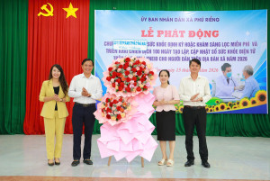 XÃ PHÚ RIỀNG TỔ CHỨC KHÁM SỨC KHỎE ĐỊNH KỲ MIỄN PHÍ, TẠO LẬP SỔ SỨC KHỎE ĐIỆN TỬ