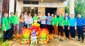 TRAO SINH KẾ, ĐỒNG HÀNH CÙNG HỘI VIÊN NÔNG DÂN PHÁT TRIỂN NÔNG NGHIỆP XANH