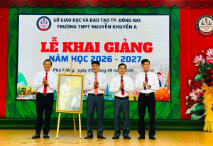 HƠN 1.300 HỌC SINH TRƯỜNG THPT NGUYỄN KHUYẾN A BƯỚC VÀO NĂM HỌC MỚI