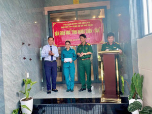 MÁI ẤM NGHĨA TÌNH DÀNH TẶNG NỮ CHIẾN SĨ DÂN QUÂN