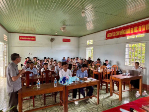 CÁC ĐỒNG CHÍ ỦY VIÊN BAN THƯỜNG VỤ ĐẢNG ỦY XÃ PHÚ RIỀNG VỀ DỰ SINH HOẠT CHI BỘ THÁNG 9 CÙNG CÁC THÔN TRÊN ĐỊA BÀN