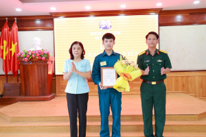 CHI BỘ QUÂN SỰ XÃ PHÚ RIỀNG KẾT NẠP ĐẢNG VIÊN MỚI ĐỐI VỚI ĐỒNG CHÍ NGUYỄN ĐỨC HOÀNG ANH