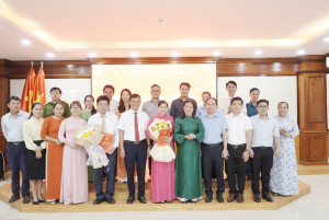 CÔNG BỐ THÀNH LẬP 4 PHÒNG VÀ LÃNH ĐẠO CƠ QUAN CHUYÊN MÔN...