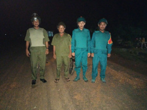 DÂN QUÂN THÔN PHÚ TIẾN PHỐI HỢP TỔ AN NINH CƠ SỞ TUẦN TRA ĐẢM BẢO AN NINH TRẬT TỰ