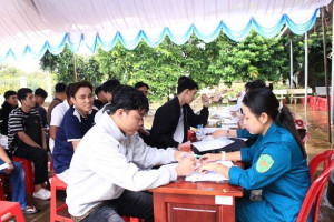 HỘI ĐỒNG NGHĨA VỤ QUÂN SỰ XÃ PHÚ TRUNG TỔ CHỨC KHÁM TUYỂN NGHĨA VỤ QUÂN SỰ NĂM 2026