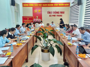 CHI BỘ UBND XÃ PHÚ TRUNG TỔ CHỨC HỘI NGHỊ KIỂM ĐIỂM, ĐÁNH...