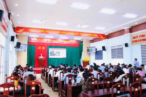 XÃ PHÚ TRUNG THAM DỰ HỘI NGHỊ TRỰC TUYẾN TOÀN QUỐC QUÁN TRIỆT, TRIỂN KHAI NGHỊ QUYẾT SỐ 79-NQ/TW VÀ 80-NQ/TW