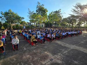 RẠNG RỠ NỤ CƯỜI TRONG NGÀY KẾT NẠP ĐỘI TẠI TRƯỜNG TH&THCS TRẦN PHÚ