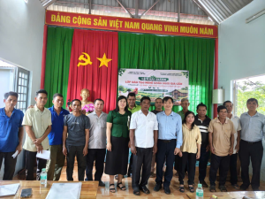 PHÚ TRUNG KHAI GIẢNG LỚP ĐÀO TẠO NGHỀ KỸ THUẬT   CHĂN NUÔI GIA CẦM NĂM 2026