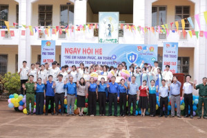 SÔI NỔI KHAI MẠC NGÀY HỘI HÈ NĂM 2026 “TRẺ EM HẠNH PHÚC, AN TOÀN, VỮNG BƯỚC TRONG KỶ NGUYÊN SỐ” TẠI XÃ PHÚ TRUNG