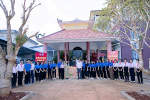 TUỔI TRẺ PHÚ TRUNG LONG TRỌNG TỔ CHỨC LỄ THẮP NẾN TRI ÂN CÁC ANH HÙNG LIỆT SĨ NĂM 2026