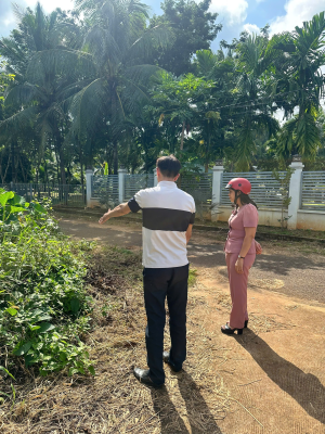 PCT UBND xã Phạm Thị Phông, Trưởng Ban Biên tập Trang thông tin điện tử xã xác minh thực trạng kiến nghị, phản ánh của Nhân dân