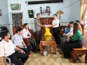 PHÚ TRUNG TRI ÂN NGƯỜI CÓ CÔNG - LAN TỎA ĐẠO LÝ “UỐNG NƯỚC NHỚ NGUỒN”