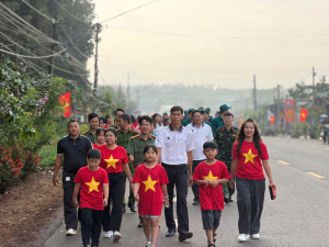 PHÚ TRUNG HƯỞNG ỨNG CHƯƠNG TRÌNH ĐI BỘ “CÙNG VIỆT NAM TIẾN BƯỚC” NĂM 2026
