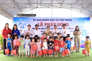 PHÚ TRUNG TỔ CHỨC LỄ PHÁT ĐỘNG CHƯƠNG TRÌNH KHÁM SỨC KHOẺ ĐỊNH KỲ HOẶC KHÁM SÀNG LỌC MIỄN PHÍ CHO NGƯỜI DÂN TRÊN ĐỊA BÀN XÃ NĂM 2026 VÀ TRIỂN KHAI CHIẾN DỊCH 100 NGÀY TẠO LẬP, CẬP NHẬT SỔ SỨC KHOẺ TRÊN ỨNG DỤNG VNEID