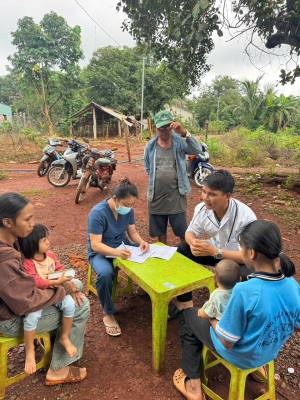 TINH THẦN TRÁCH NHIỆM VÌ DÂN ĐỐI VỚI ĐỘI NGŨ Y, BÁC SĨ TRẠM...