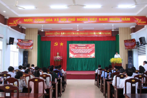 ĐẢNG UỶ XÃ PHÚ TRUNG TỔ CHỨC HỘI NGHỊ TRIỂN KHAI HỌC TẬP QUÁN TRIỆT, TUYÊN TRUYỀN CÁC VĂN BẢN MỚI CỦA TRUNG ƯƠNG, THÀNH PHỐ VÀ XÃ