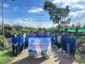 Tuổi trẻ Phú Vinh hưởng ứng ngày Chủ nhật Xanh