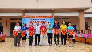 UBND XÃ PHÚ VINH TỔ CHỨC HỘI THAO CHÀO MỪNG 43 NĂM NGÀY NHÀ GIÁO VIỆT NAM 20/11