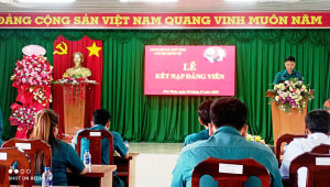 CHI BỘ QUÂN SỰ XÃ PHÚ VINH TỔ CHỨC  LỄ KẾT NẠP ĐẢNG VIÊN MỚI